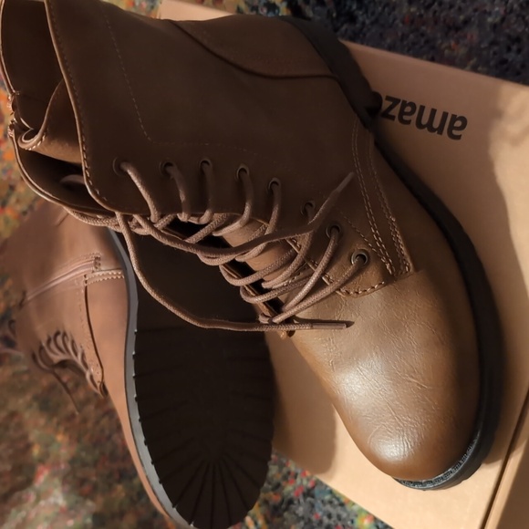 New Ankle high 🥾 Boot sz. 8.5 Brown lace up front/side zipper - Picture 3 of 4